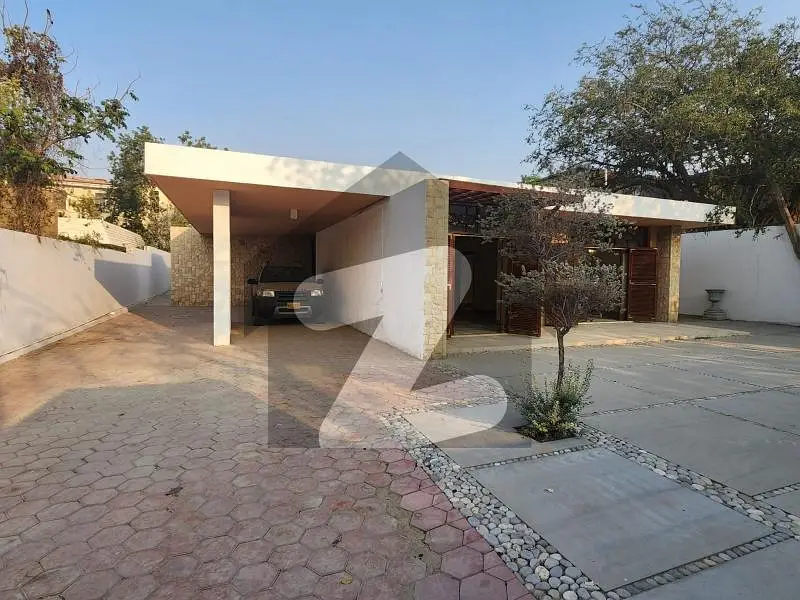 Single Story 1000 Yards Ready To Move Bungalow For Rent In DHA Phase 4 Only For Multinationals Bankers Foreigners must