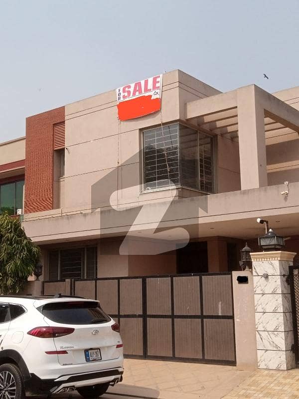 10 marla used Full Basement house for Sale in Air Avenue PHASE-8 DHA.