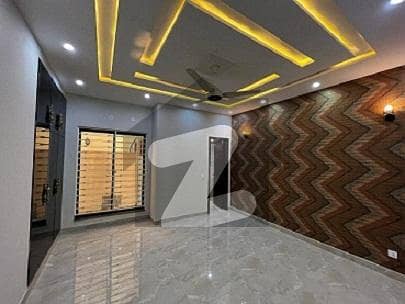 10 MARLA BRAND NEW LUXARY FULL HOUSE FOR RENT IN GULBAHAR BLOCK BAHRIA TOWN LAHORE