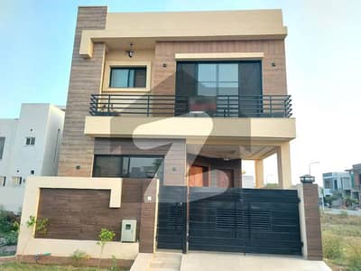 Like Brand New 5 Marla Luxury House Available For Rent In DHA 9 Town