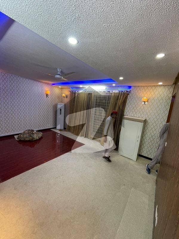 ای ۔ 11/3 ای ۔ 11,اسلام آباد میں 9 کمروں کا 1 کنال مکان 6.0 لاکھ میں کرایہ پر دستیاب ہے۔