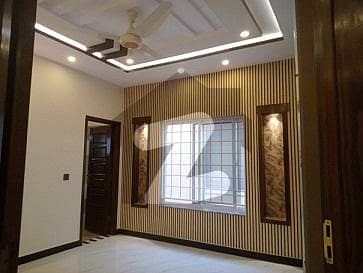 بحریہ ٹاؤن ۔ بلاک اے اے بحریہ ٹاؤن سیکٹرڈی,بحریہ ٹاؤن,لاہور میں 3 کمروں کا 5 مرلہ مکان 60.0 ہزار میں کرایہ پر دستیاب ہے۔