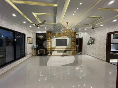1 KANAL LUXARY HOUSE FOR RENT IN GULMOHAR BLOCK BAHRIA TOWN LAHORE