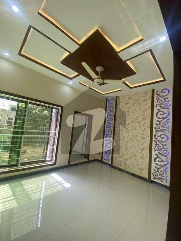 بحریہ ٹاؤن سیکٹرڈی بحریہ ٹاؤن,لاہور میں 2 کمروں کا 5 مرلہ بالائی پورشن 35.0 ہزار میں کرایہ پر دستیاب ہے۔