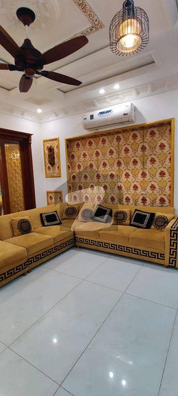 ازمیر ٹاؤن لاہور میں 7 کمروں کا 10 مرلہ مکان 4.25 کروڑ میں برائے فروخت۔