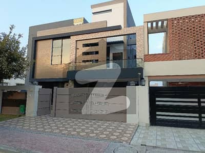 Central Block 10 Marla House For Sale