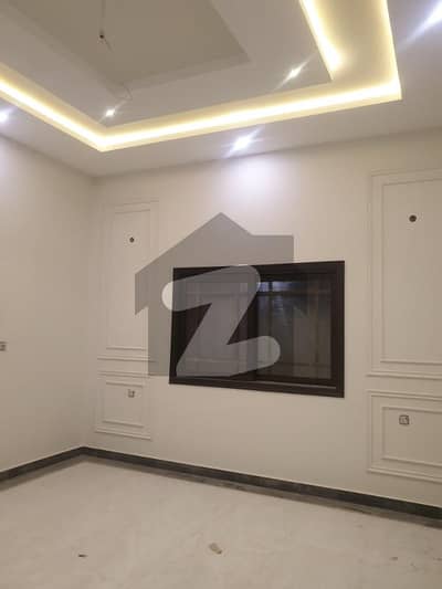 400 Sq. Yards Ground Floor Brand New Portion With Separate Parking And Entrance West Open Ultra Luxury Modern In VIP Block 3-A Johar