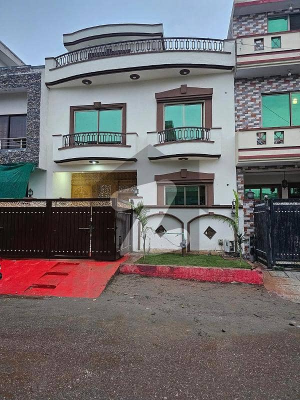 TRIPPLE STORY SOLID HOUSE FOR SALE IN FGEHA SECTOR G-13 ISLAMABAD