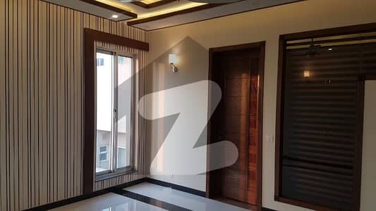 واپڈا ٹاؤن فیز 2 واپڈا ٹاؤن,لاہور میں 11 کمروں کا 1 کنال مکان 7.25 کروڑ میں برائے فروخت۔