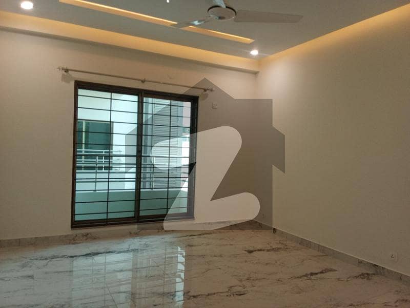 10 MARLA 3 BED BRAND NEW APARTMENT AVAILABLE FOR SALE