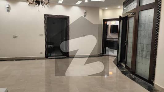 10 Marla House In Bahria Town For Rent At Good Location