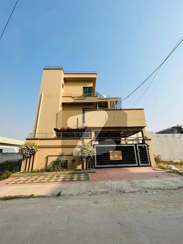 صنوبر سٹی اڈیالہ روڈ,راولپنڈی میں 4 کمروں کا 8 مرلہ مکان 2.05 کروڑ میں برائے فروخت۔