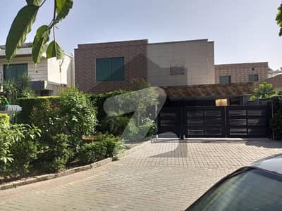 ستارہ سپنا سٹی فیصل آباد میں 5 کمروں کا 15 مرلہ مکان 7.0 کروڑ میں برائے فروخت۔