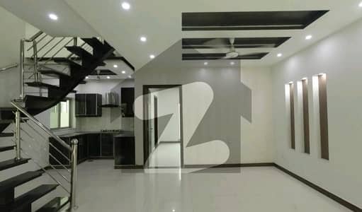 Highly-Desirable House Available In Punjab Small Industries Colony For sale