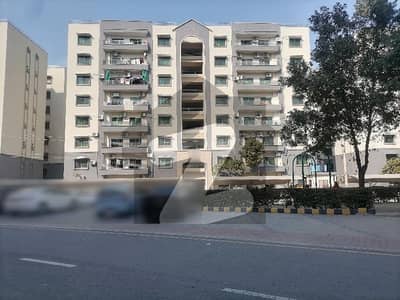 Get An Attractive Flat In Lahore Under Rs. 25500000