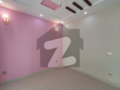 توحید پارک لاہور میں 6 کمروں کا 1 کنال مکان 7.0 کروڑ میں برائے فروخت۔