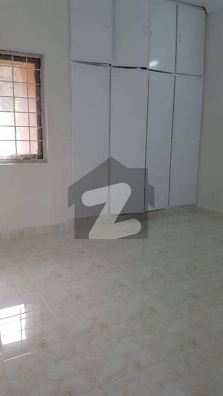 G11 Housing Renvoted 2 Bedroom Ground Floor Flat For Sale