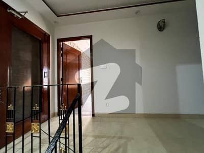 10 Marla Beautiful House For Rent In Lake City Lahore