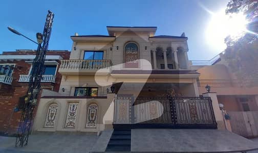 10 Marla Brand New House For SALE In Garden Town Hot Location