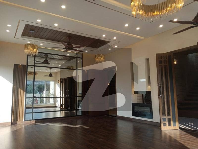 01 Kanal Most Beautiful And Ultra Luxurious House For Sale