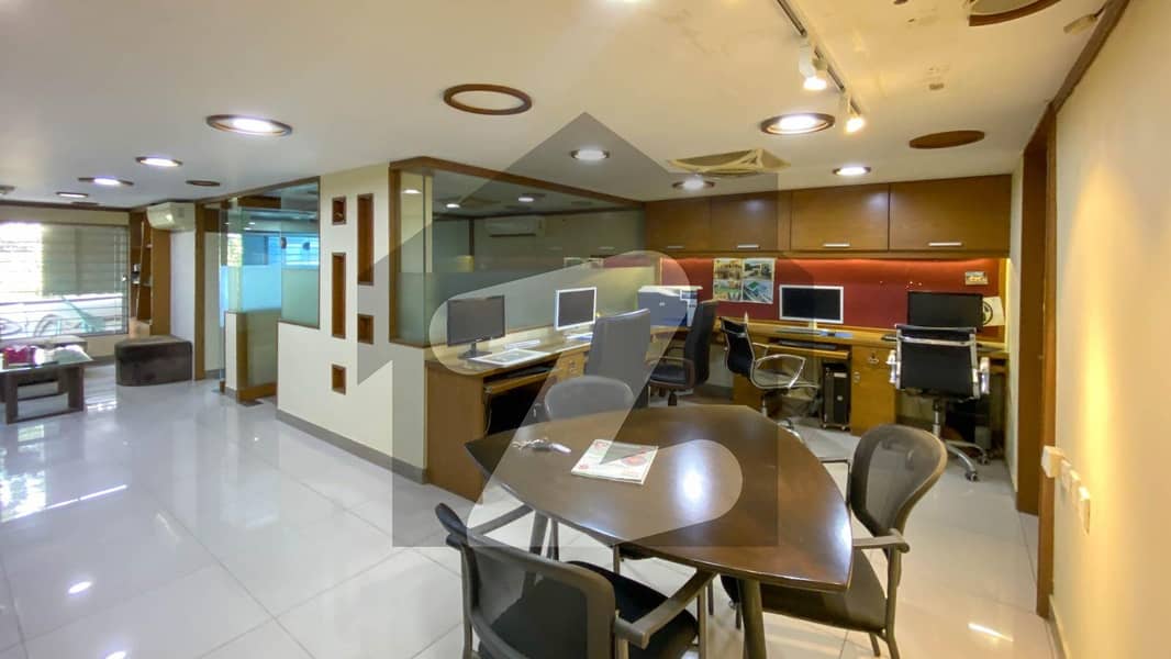 ڈی ایچ اے فیز 6 ڈی ایچ اے ڈیفینس,کراچی میں 4 مرلہ دفتر 1.55 کروڑ میں برائے فروخت۔