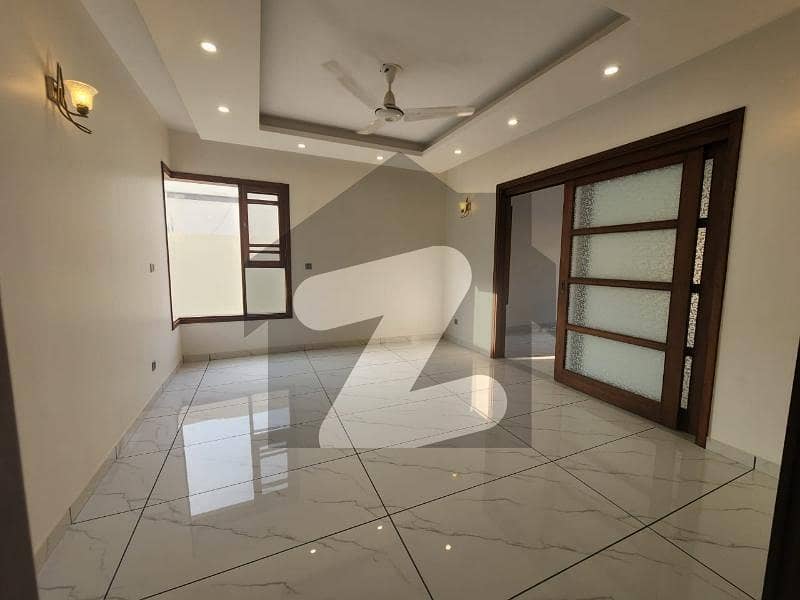 ڈی ایچ اے فیز 7 ڈی ایچ اے ڈیفینس,کراچی میں 6 کمروں کا 1 کنال مکان 15.5 کروڑ میں برائے فروخت۔