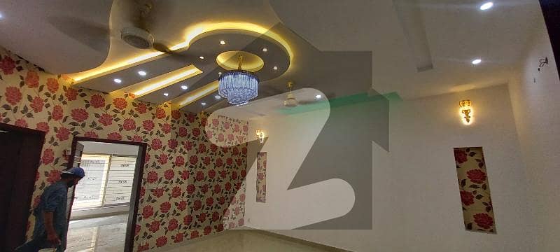 بحریہ ٹاؤن سیکٹر ای بحریہ ٹاؤن,لاہور میں 3 کمروں کا 10 مرلہ مکان 90.0 ہزار میں کرایہ پر دستیاب ہے۔
