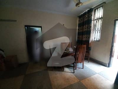 1 Kanal House Situated In Allama Iqbal Town - Asif Block For Sale