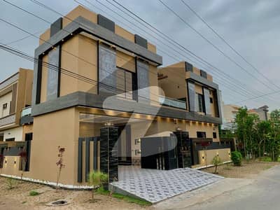 10 MARLA BRAND NEW CORNER HOUSE AVAILABLE FOR SALE IN UET SOCEITY NEAR VALENCIA TWON LAHORE
