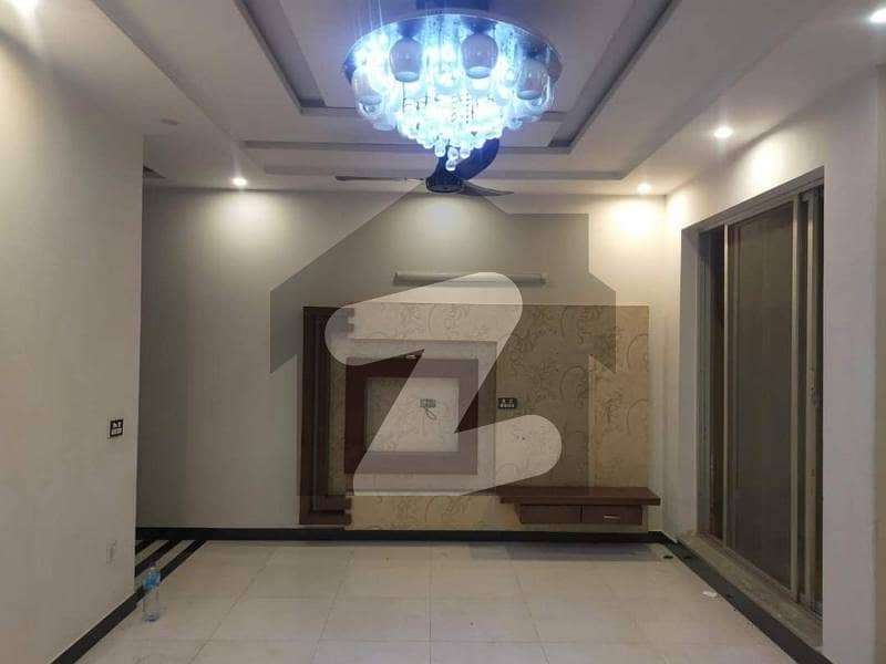 پی آئی اے ہاؤسنگ سکیم لاہور میں 3 کمروں کا 10 مرلہ بالائی پورشن 65.0 ہزار میں کرایہ پر دستیاب ہے۔