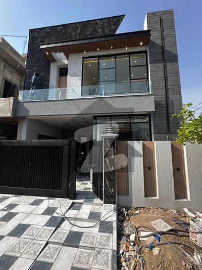 5 Marla Brand New Luxury House For Sale in Royal Orchard D Block