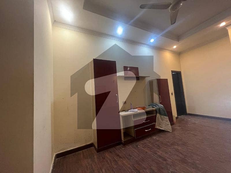 پی آئی اے ہاؤسنگ سکیم لاہور میں 2 کمروں کا 10 مرلہ بالائی پورشن 60.0 ہزار میں کرایہ پر دستیاب ہے۔