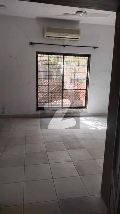 DEFENCE RAYA
 10 MARLA HOUSE AT 115 LAC IDEAL SECURTY PLACE
