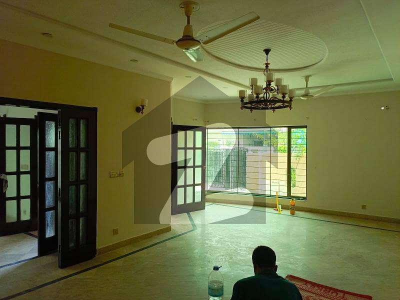 ڈی ایچ اے فیز 4 ڈیفنس (ڈی ایچ اے),لاہور میں 4 کمروں کا 10 مرلہ مکان 4.45 کروڑ میں برائے فروخت۔
