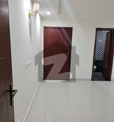 01 BED LUXURY APPARTMENT AVAILBLE FOR RENT AT GULBERG GREEEN ISLAMABAD