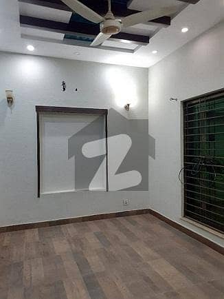 5 MARLA LIKE A BRAND NEW UPPER PORTION FOR RENT IN AA BLOCK BAHRIA TOWN LAHORE