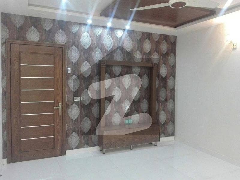 Upper Portion Of 8 Marla House Is Available For Rent In Bahria Town - Ali Block Lahore