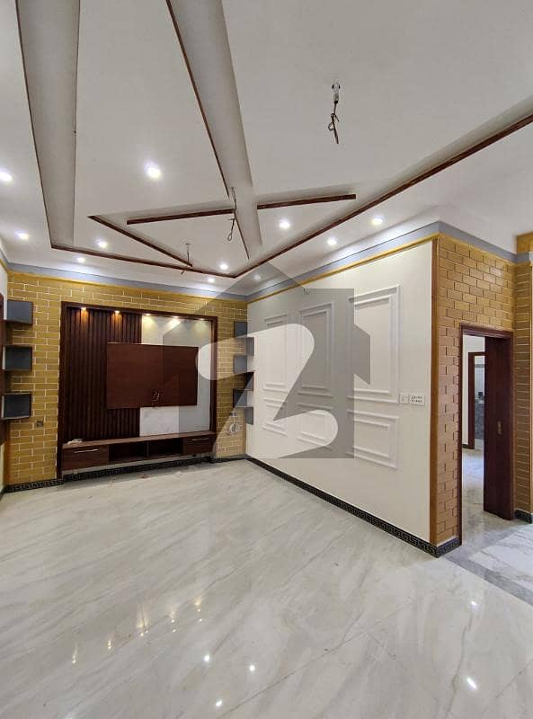 پنجاب گورنمنٹ سرونٹ ہاؤسنگ فاؤنڈیشن فیصل آباد میں 5 کمروں کا 7 مرلہ مکان 2.15 کروڑ میں برائے فروخت۔