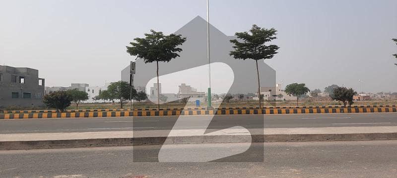 ڈی ایچ اے فیز 8 - بلاک ڈبلیو فیز 8,ڈیفنس (ڈی ایچ اے),لاہور میں 2 کنال رہائشی پلاٹ 14.5 کروڑ میں برائے فروخت۔