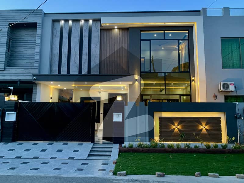 10 Marla Brand New Ultra Modern Design With Double Height Lobby House For Sale