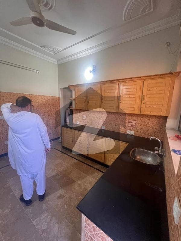 حیات آباد فیز 6 - ایف10 حیات آباد فیز 6,حیات آباد,پشاور میں 3 کمروں کا 10 مرلہ بالائی پورشن 55.0 ہزار میں کرایہ پر دستیاب ہے۔