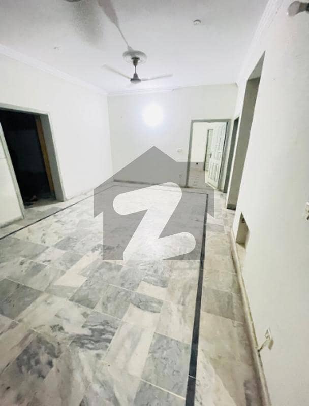 کورنگ ٹاؤن اسلام آباد میں 6 کمروں کا 12 مرلہ مکان 1.0 لاکھ میں کرایہ پر دستیاب ہے۔