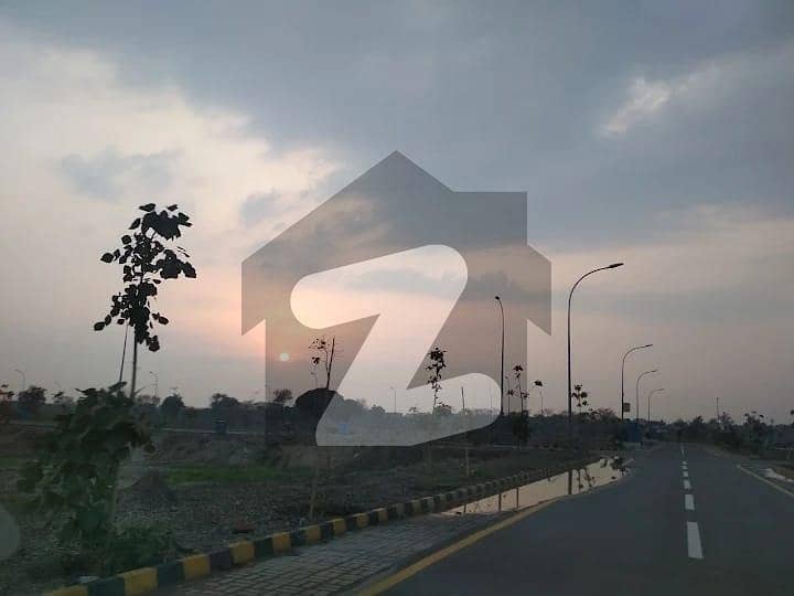 اتحاد ٹاؤن فیز ١ اتحاد ٹاؤن,رائیونڈ روڈ,لاہور میں 10 مرلہ رہائشی پلاٹ 2.4 کروڑ میں برائے فروخت۔