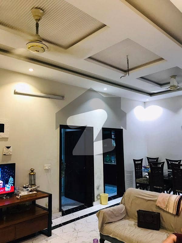 جوہر ٹاؤن فیز 2 جوہر ٹاؤن,لاہور میں 3 کمروں کا 5 مرلہ مکان 2.45 کروڑ میں برائے فروخت۔
