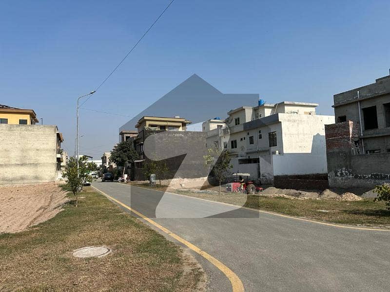 5 Marla Full Paid Ideal Location Plot For Sale in Diamond Block Park View City Lahore