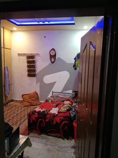 واہ کینٹ واہ میں 4 کمروں کا 2 مرلہ مکان 65.0 لاکھ میں برائے فروخت۔
