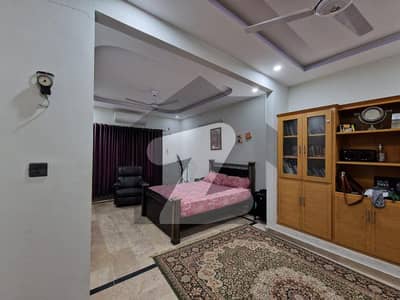 پاکستان ٹاؤن - فیز 1 پاکستان ٹاؤن,اسلام آباد میں 6 کمروں کا 12 مرلہ مکان 3.65 کروڑ میں برائے فروخت۔