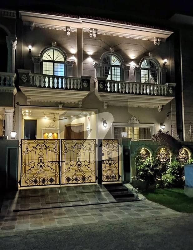 ڈی ایچ اے فیز 6 ڈیفنس (ڈی ایچ اے),لاہور میں 4 کمروں کا 10 مرلہ مکان 1.8 لاکھ میں کرایہ پر دستیاب ہے۔