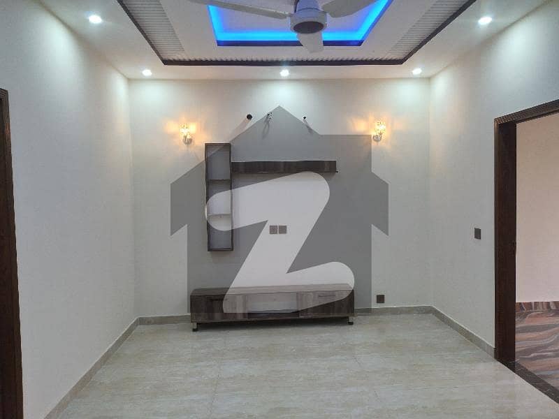 گرین سٹی لاہور میں 3 کمروں کا 5 مرلہ مکان 2.5 کروڑ میں برائے فروخت۔
