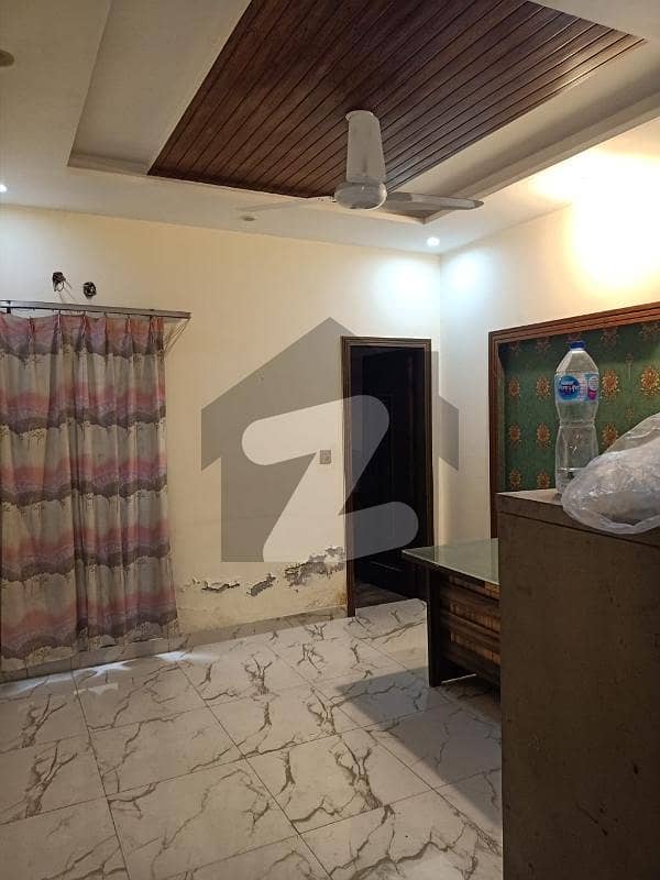 جوہر ٹاؤن فیز 2 - بلاک جے جوہر ٹاؤن فیز 2,جوہر ٹاؤن,لاہور میں 4 کمروں کا 5 مرلہ مکان 85.0 ہزار میں کرایہ پر دستیاب ہے۔